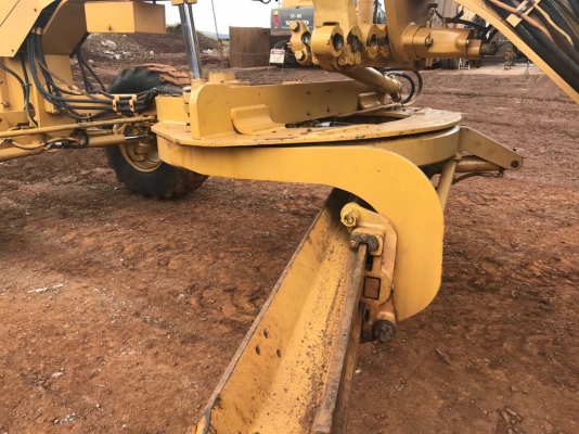 รถเกรด CAT 140K