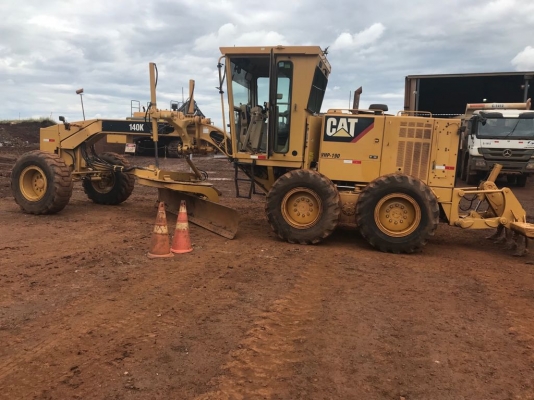 รถเกรด CAT 140K