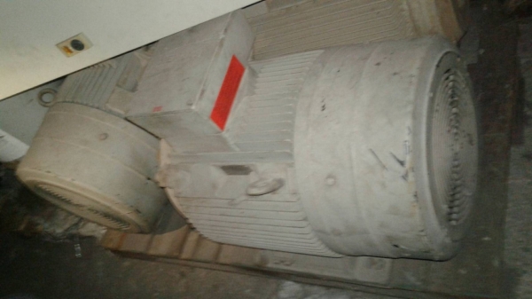 ขายมอเตอร์ 960 รอบ 25แรงม้า8,000 บาทกับ40 แรงม้า 13,000 บาท