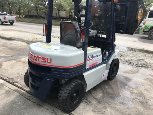 ขายรถโฟล์คลิฟท์มือสองสำหรับตักยางพาราตักยางก้อนตักยางถ้วยตักเศษยางตักทะลายปาล์ม