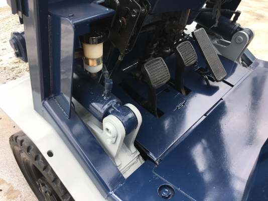 ขายรถโฟล์คลิฟท์มือสองสำหรับตักยางพาราตักยางก้อนตักยางถ้วยตักเศษยางตักทะลายปาล์ม