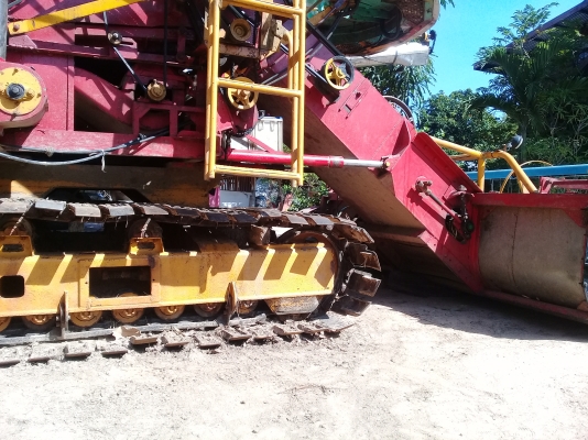 ขายรถเกี่ยวข้าว   ช่วงล่างดี  เกี่ยวคล่อง