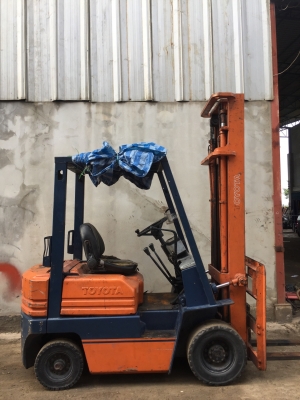 ขายด่วนน โคตรถูกก!! TOYOTA รุ่น 5 FD15 เสา 4 เมตร เกียร์ Manual ขายด่วนน โคตรถูกก!! TOYOTA รุ่น 5 FD15 เสา 4 เมตร เกียร์ Manual