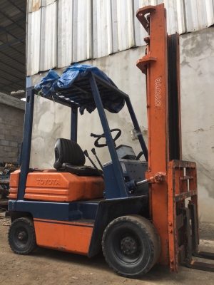 ขายด่วนน โคตรถูกก!! TOYOTA รุ่น 5 FD15 เสา 4 เมตร เกียร์ Manual ขายด่วนน โคตรถูกก!! TOYOTA รุ่น 5 FD15 เสา 4 เมตร เกียร์ Manual