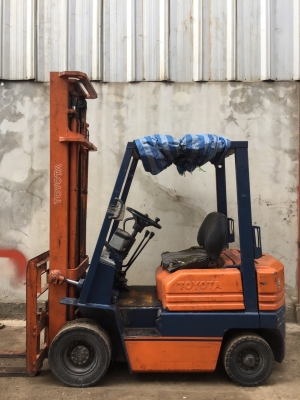 ขายด่วนน โคตรถูกก!! TOYOTA รุ่น 5 FD15 เสา 4 เมตร เกียร์ Manual