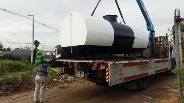 ถังน้ำมันสวยๆครับ เหล็กหนา คุณภาพดี รีบมาจัดไปเลยครับ เรื่องราคาโทรมาคุยได้เลย ถังน้ำมันสวยๆครับ เหล็กหนา คุณภาพดี รีบมาจัดไปเลยครับ เรื่องราคาโทรมาคุยได้เลย