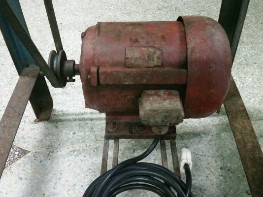 ขายเครื่องรีดน้ำอ้อย เครื่องคั้นน้ำมะนาว  แบบใช้มอเตอร์ไฟฟ้า พร้อมใช้งาน ราคาถูก