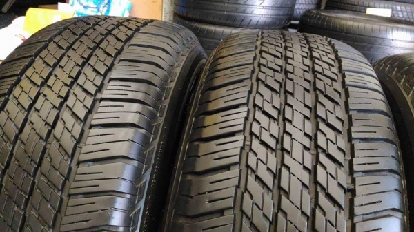 *** ลูกค้าฝากขาย *** ยาง \% Bridgestone Dueler 684  265 60 18 ผลิตปลายปี 2015 ยางสวย ดอกหนาๆ เนื้อนิ่มๆ ไม่กินข้าง วิ่งต่ออีกยาวๆ ขายถูก 4 เส้น 5600.- NET ***( ราคายกกลับ งดต่อ งดส่ง ตจว. ใส่ ถ่วงให้เพิ่ม 400.- )***