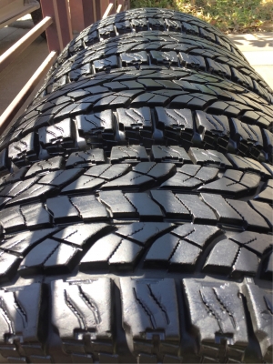 ยาง All Yokohama 31 10.5 R15 กลางปี15 ดอกเต็ม ไม่มีปะ ใช้ยาว ราคาไม่แพง