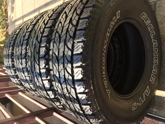 ยาง All Yokohama 31 10.5 R15 กลางปี15 ดอกเต็ม ไม่มีปะ ใช้ยาว ราคาไม่แพง