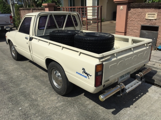 ยาง All Yokohama 31 10.5 R15 กลางปี15 ดอกเต็ม ไม่มีปะ ใช้ยาว ราคาไม่แพง
