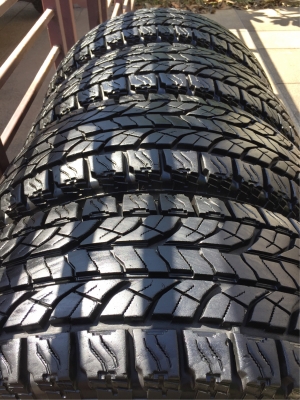 ยาง All Yokohama 31 10.5 R15 กลางปี15 ดอกเต็ม ไม่มีปะ ใช้ยาว ราคาไม่แพง