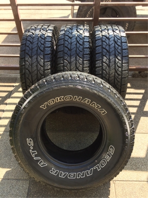 ยาง All Yokohama 31 10.5 R15 กลางปี15 ดอกเต็ม ไม่มีปะ ใช้ยาว ราคาไม่แพง