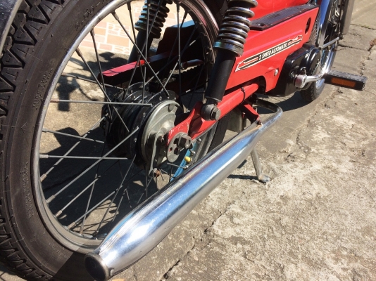 TOMOS รถมอเตอร์ไซค์กึ่งจักรยาน