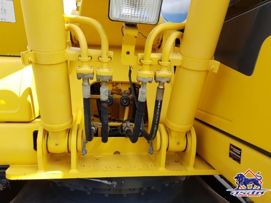 ขายรถแบ็คโฮ KOMATSU PC200-7 ใช้งานเพียง 7 พันชั่วโมง สภาพนางฟ้า ทำงานสมบูรณ์ทุกระบบ