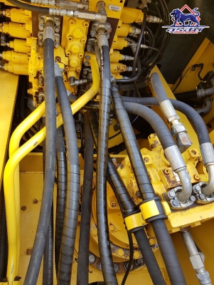 ขายรถแบ็คโฮ KOMATSU PC200-7 ใช้งานเพียง 7 พันชั่วโมง สภาพนางฟ้า ทำงานสมบูรณ์ทุกระบบ