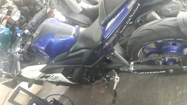 ขาย YAMAHA R3 300 CC. 2 สูบ ปี 58 (เมษายน) เครื่องดีเดิมๆ สภาพดีไม่มีรอยล้ม เล่มพร้อมชุดโอน