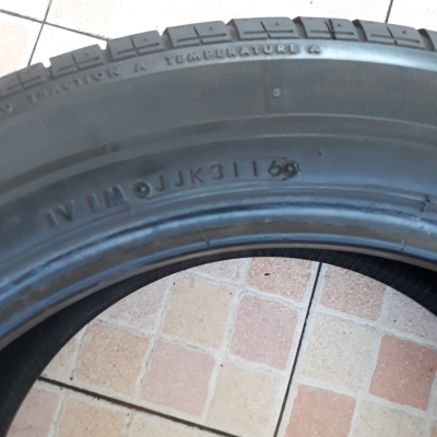 ขายยาง BRIDGESTONE ER33 215-55-17 ปี16 สวยๆ 1ชุด