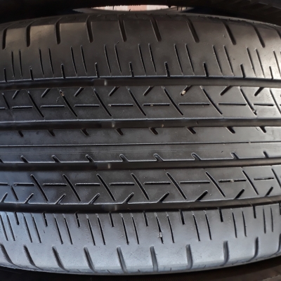 ขายยาง BRIDGESTONE ER33 215-55-17 ปี16 สวยๆ 1ชุด