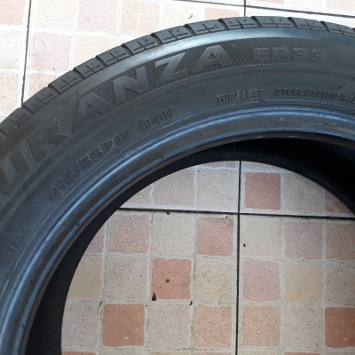 ขายยาง BRIDGESTONE ER33 215-55-17 ปี16 สวยๆ 1ชุด