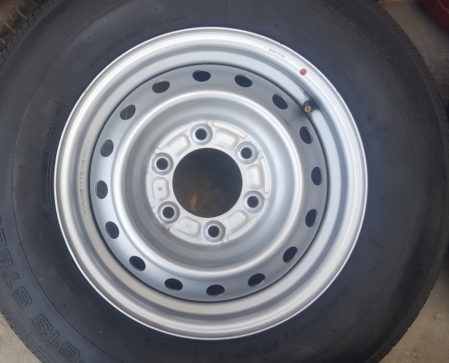 ขายล้อกะทะขอบ15 6รู ยาง195R15 ปี16  4 ล้อ