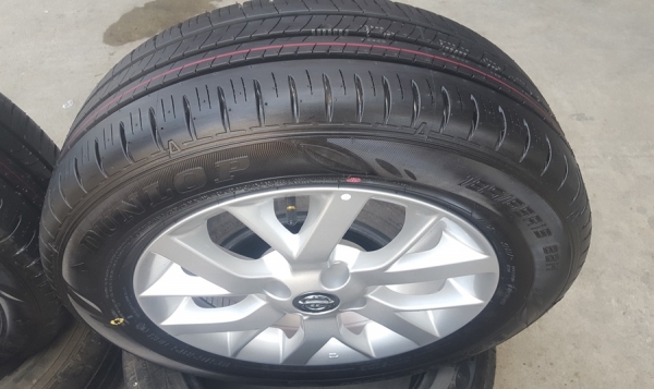 ขายล้อป้ายแดง Nissan Note ขอบ15  4  ล้อ