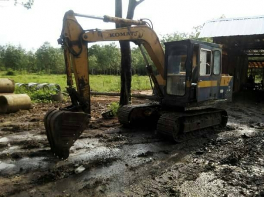 KOMATSU PC 60-1 ระบบดีเอวแน่นตัวเดินดีราคา 290,000 รถตรัง KOMATSU PC 60-1 ระบบดีเอวแน่นตัวเดินดีราคา 290,000 รถตรัง