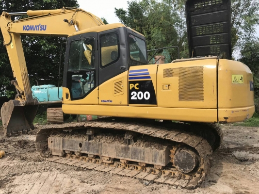 ขายด่วน!! Komatsu pc200-7 สภาพพร้อมใช้ค่ะ ขายด่วน!! Komatsu pc200-7 สภาพพร้อมใช้ค่ะ