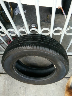 ยางดันล๊อป215 65 16มี1เส้นครับ