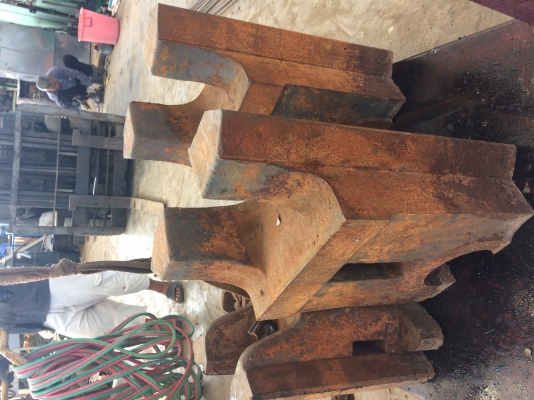 ขายหัวหมูเครื่องปั้มโลหะ ราคาถูก