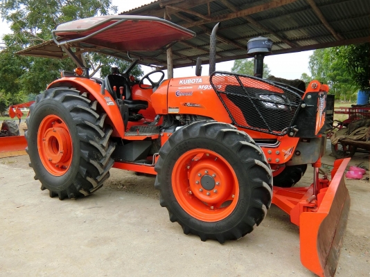 ☄❥ขายคะรถไถมือ ②M9540 ★★สภาพนางฟ้า★★อุปกรณ์ 2 ชิ้น  ใบดันหน้า+ผาน7  ราคา830000฿ ⛽จัดส่งฟรี ↠↠สนใจติดต่อสอบถาม↠0906910337 ⛳พิกัด ร้านส.เจริญแทรกเตอร์ อ.บางระกำ จ.พิษณุโลก