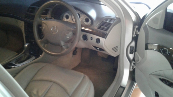 benz w211 e240 2.6 avengard 2004