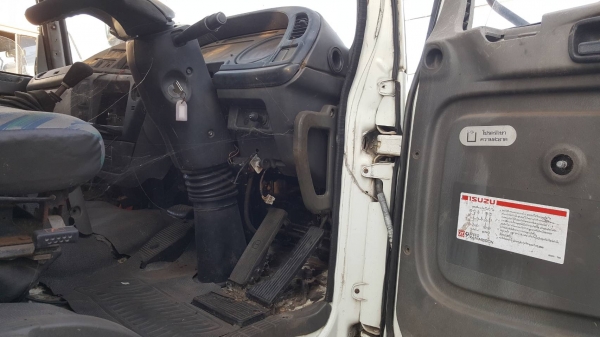 ขาย รถ 10 ล้อ หัวลาก ISUZU DECA 270 ปี 48 เครื่องเดิม เกียร์เดิม ทะเบียนครบพร้อมโอน