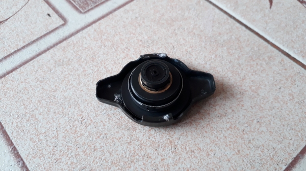 ฝาหม้อน้ำ RADIATOR 1.1 จุกเล็ก แบบมีปุ่มกด