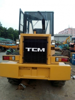 รถตักล้อยาง TCM รุ่น 830