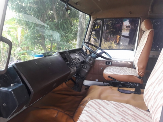 ขาย หัวสิบล้อ HINO F18 อุปกรณ์ครบ สีทำใหม่ พร้อมใช้