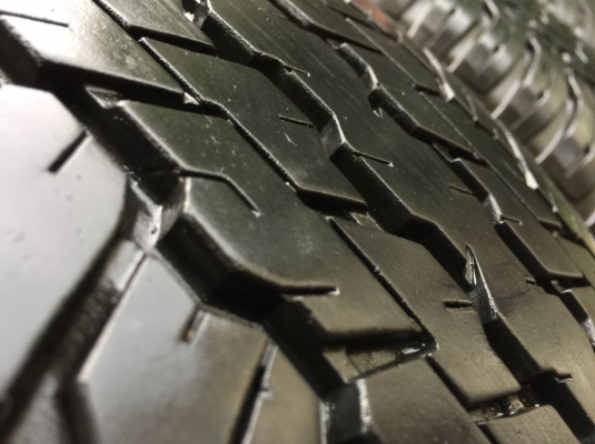 ยาง Dunlop 265 60 18 กลางปี16 ดอกเต็ม ไม่มีปะ เนื้อนิ่มๆ ใช้ยาว ราคาไม่แพง ยาง Dunlop 265 60 18 กลางปี16 ดอกเต็ม ไม่มีปะ เนื้อนิ่มๆ ใช้ยาว ราคาไม่แพง