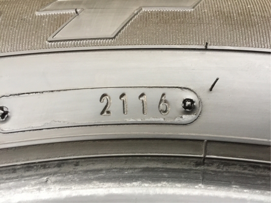 ยาง Dunlop 265 60 18 กลางปี16 ดอกเต็ม ไม่มีปะ เนื้อนิ่มๆ ใช้ยาว ราคาไม่แพง ยาง Dunlop 265 60 18 กลางปี16 ดอกเต็ม ไม่มีปะ เนื้อนิ่มๆ ใช้ยาว ราคาไม่แพง