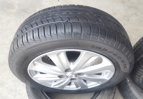 ขายล้อTOYOTA  Vios 185/60/15 ปี 15  4 ล้อ