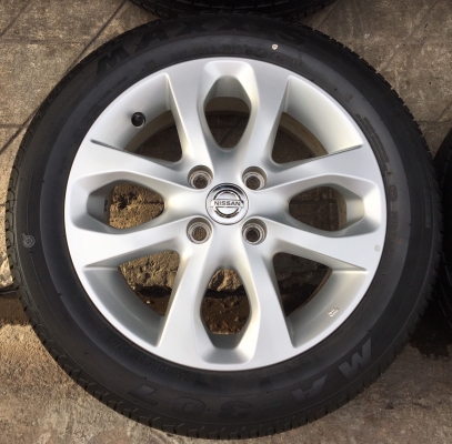 ล้อแม็ก Nissan March MC ขอบ 15 พร้อมยาง 175-60-15 ปลายปี 14 ตุ่ม เส้นสี