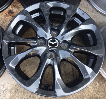 ล้อแม็กป้ายแดง Mazda 2 รุ่นใหม่สีรมดำ ขอบ 15