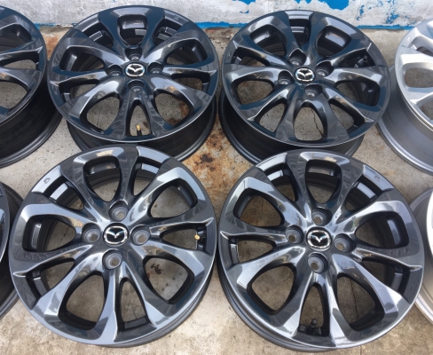 ล้อแม็กป้ายแดง Mazda 2 รุ่นใหม่สีรมดำ ขอบ 15