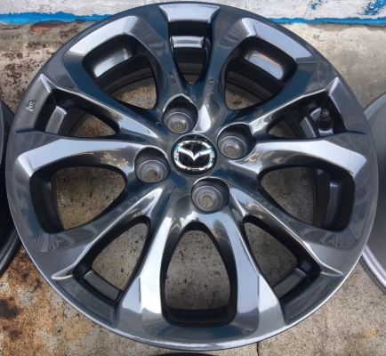 ล้อแม็กป้ายแดง Mazda 2 รุ่นใหม่สีรมดำ ขอบ 15