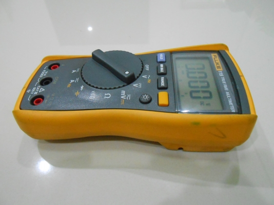 เครื่องวัดกระแสไฟฟ้า FLUKE ของแท้ รุ่น 115 TRUE RMS MULTIMETER สภาพดี เครื่องวัดกระแสไฟฟ้า FLUKE ของแท้ รุ่น 115 TRUE RMS MULTIMETER สภาพดี