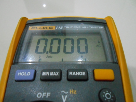 เครื่องวัดกระแสไฟฟ้า FLUKE ของแท้ รุ่น 115 TRUE RMS MULTIMETER สภาพดี