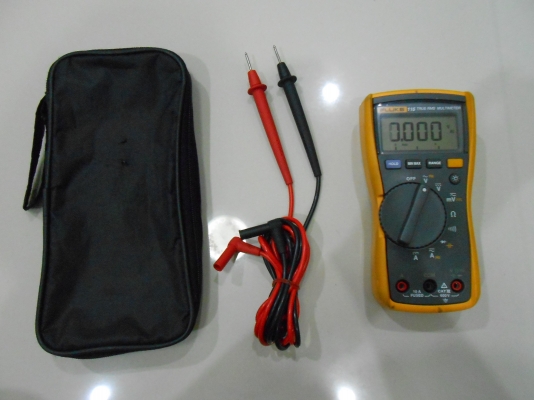 เครื่องวัดกระแสไฟฟ้า FLUKE ของแท้ รุ่น 115 TRUE RMS MULTIMETER สภาพดี