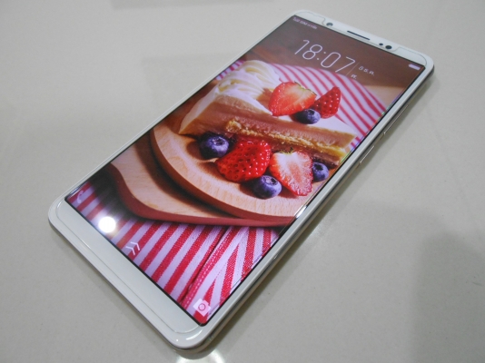 VIVO V7+ (1716) สีทอง ติดฟีล์มแล้ว สภาพใหม่ มีประกันศูนย์อีกยาวถึง 5/10/2561 ส่งฟรี VIVO V7+ (1716) สีทอง ติดฟีล์มแล้ว สภาพใหม่ มีประกันศูนย์อีกยาวถึง 5/10/2561 ส่งฟรี