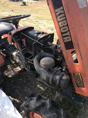 ขายรถไถ kubota b7000 4WD  2สูบ พร้อม โรตาลี่ ของ ฮุย ตัดหญ้าในสวน รถพร้อมใช้  เครืองดี ขาย62000