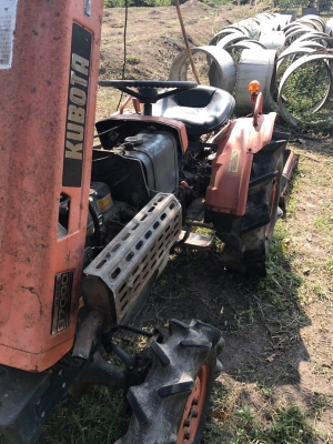 ขายรถไถ kubota b7000 4WD  2สูบ พร้อม โรตาลี่ ของ ฮุย ตัดหญ้าในสวน รถพร้อมใช้  เครืองดี ขาย62000
