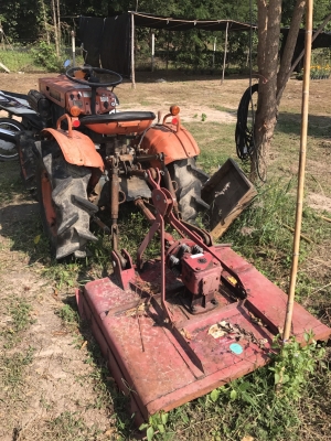 ขายรถไถ kubota b7000 4WD  2สูบ พร้อม โรตาลี่ ของ ฮุย ตัดหญ้าในสวน รถพร้อมใช้  เครืองดี ขาย62000